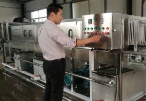 吸塑托盘清洗机视频